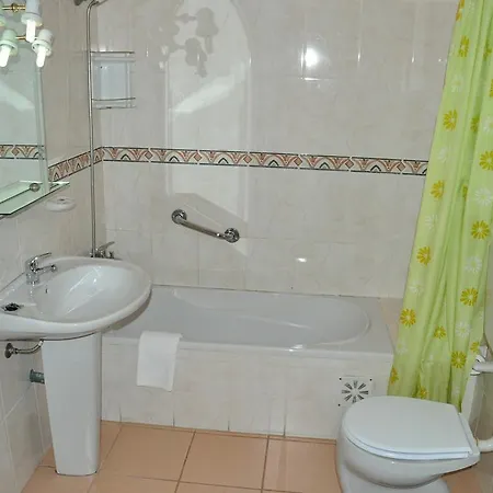 Casal Das Alfarrobeiras Apartment *